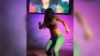 Sexy girl dance completion #3