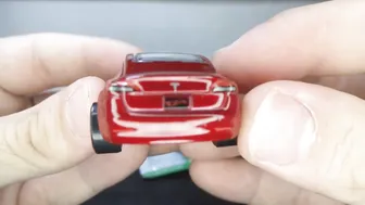 Tesla Model 3 Hot Wheels #4