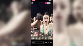 Bhad Bhabie Twerking in the Hot Tub with Friends - IG Live #3