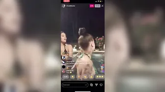 Bhad Bhabie Twerking in the Hot Tub with Friends - IG Live #4