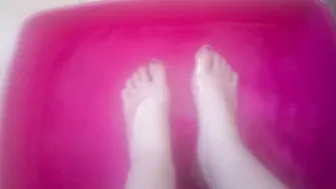 hot foot fetish in water ~ Fétichisme des pieds dans l'eau ♥️♥️♥️♥️♥️♥️ #4