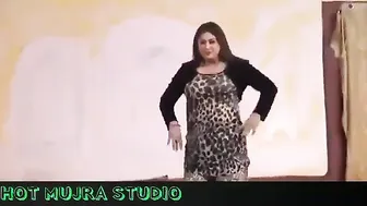 Pakistani hot model in stage #2