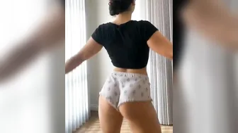 LATINA SEXY BOOTY DANCING...♥️♥️♥️♥️ #2