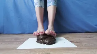 Chocolate under feet #3