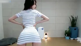 HOT KOREAN YOUNG GIRL DANCE #4