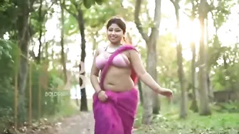 A girl running with saree #weddingshoot# #2