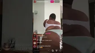 Lovely peaches twerking on live