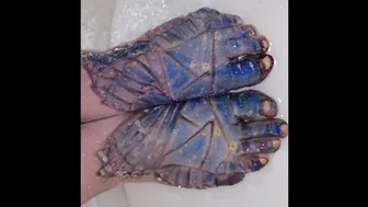 #feet #foot #footfetishnation #makeup #butterfly #bodypainting #bodypaint #wetlook #shower #legart