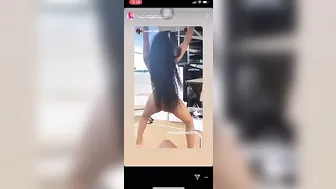 Yungmiami twerking on a yacht #4