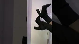 foot fetish - she knows how to wear those boots