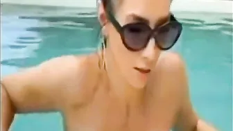 GF's HOT ASS IN THE SWIMMING POOL #4