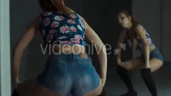 Hot Girl twerk juice ass #3