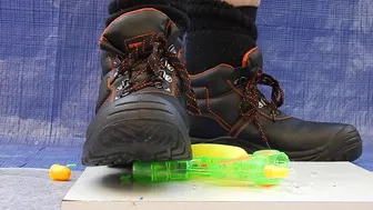 Steel toe boots crush Green toy Water Gun