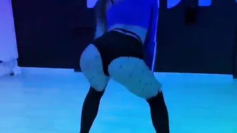 REAL BEAUTIFUL YOUNG Russian girl twerks on camera #3