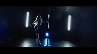 Maga-Mafia Pole dance