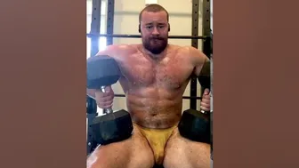 Onlyfans.com/BeefBeast 18+ Part 1 Bodybuilder gym flex Musclebear bear bull hot sexy pose bicep abs