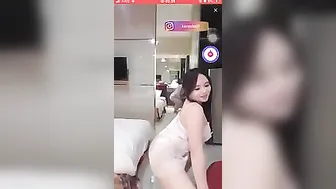 BIGO LIVE CEWE Sexy big tits dance bokong aduhai #4