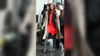 Debra Messing`s Legs and Feet in Tights #3