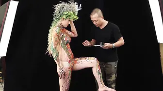 NGHỆ THUẬT VẼ CƠ THỂ || UV BODYPAINTING || VƯỜN HOA TRONG ĐÁY NƯỚC #3