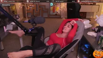 alinity feet ????