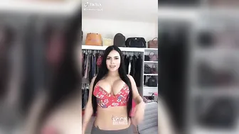 Chicas que presumen sus bubis en tiktok #4