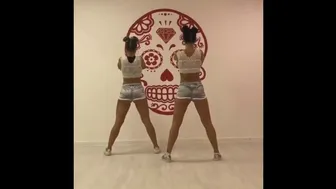 Sexy hot kisa twerk