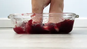 BIG FEET LITTLE GLASS DISH-CANNED CRANBERRY FOOD CRUSH *FETISH-ASMR* 18+ POV #4