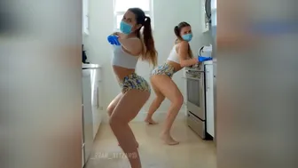 #stayhome THIS TWERK WILL SAVE YOU FROM CORONAVIRUS / BOOBS BOOTY / SEXY DANCE